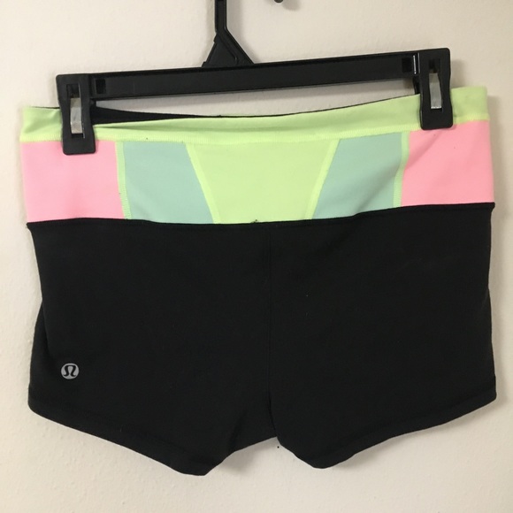 Lululemon size 6 groove reversible shorts (short).